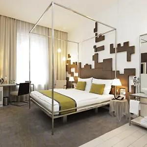 Hotel Pure White, Praga