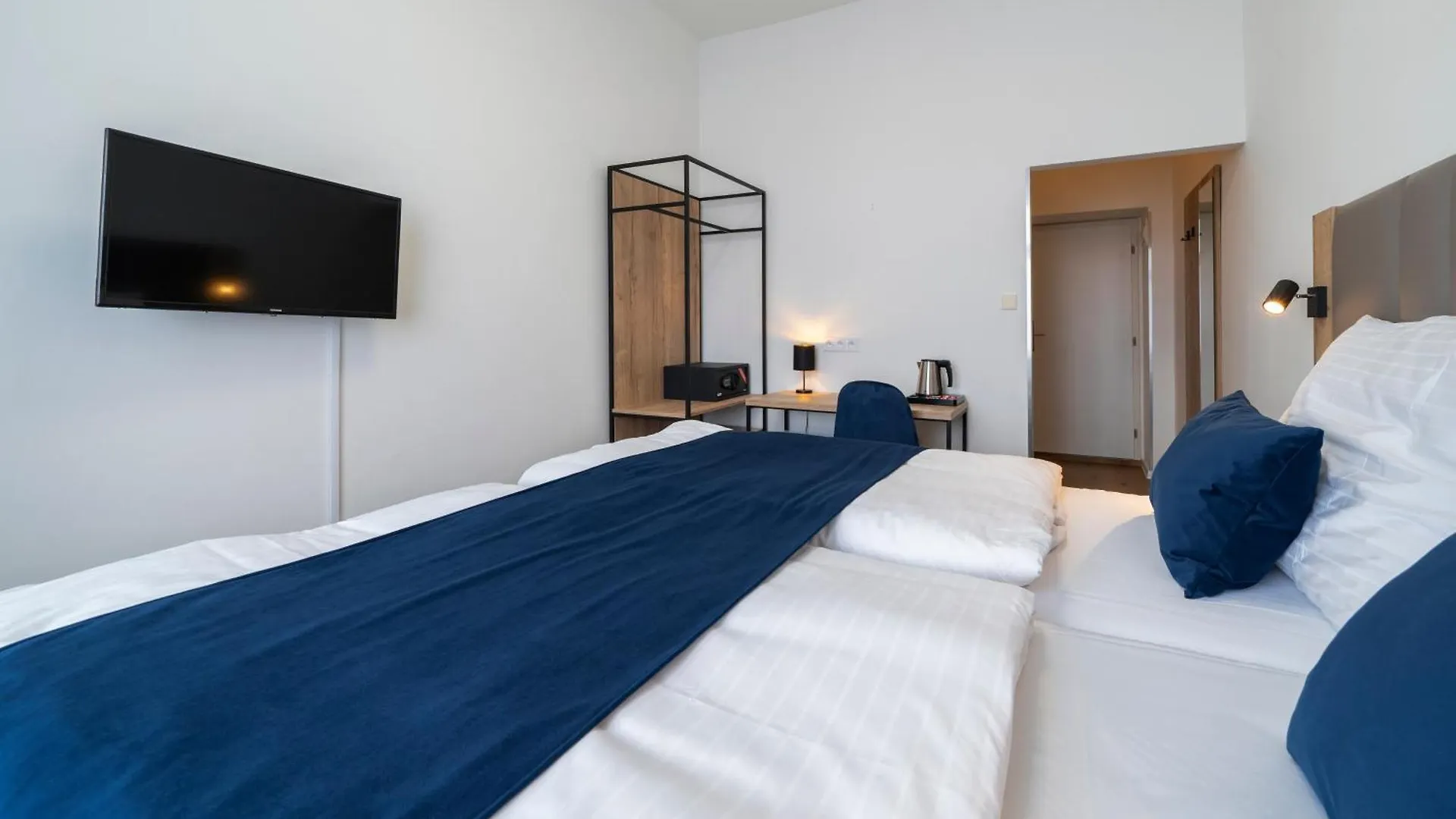 Hotel Leon 3*, Prague