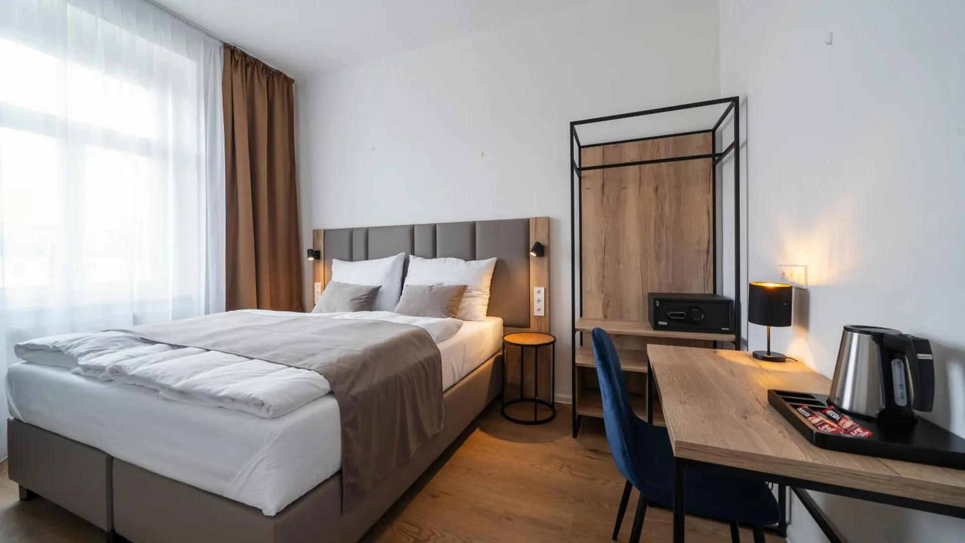 Hotel Leon 3*, Prague Czech Republic