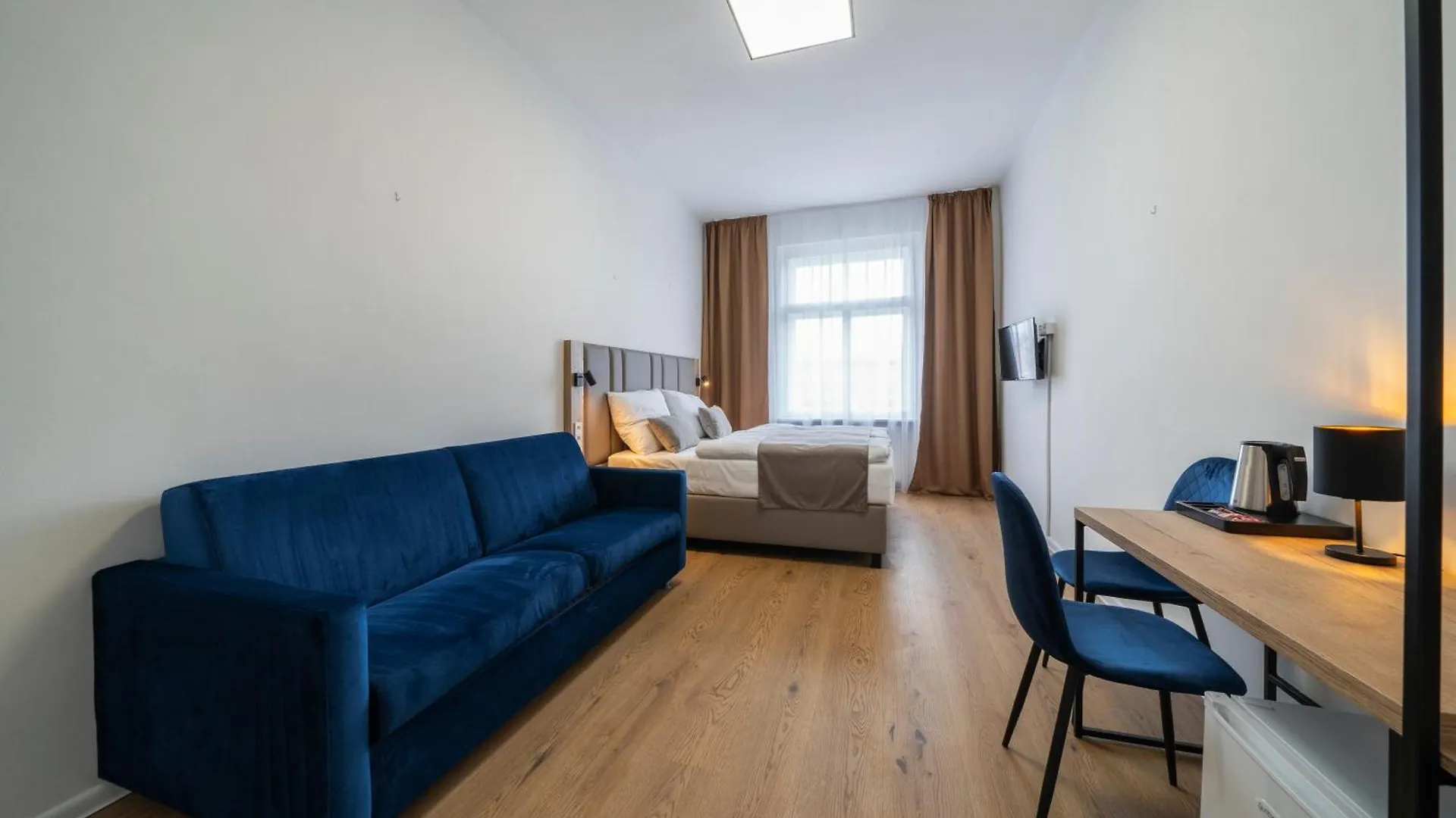 Hotel Leon 3*, Prague